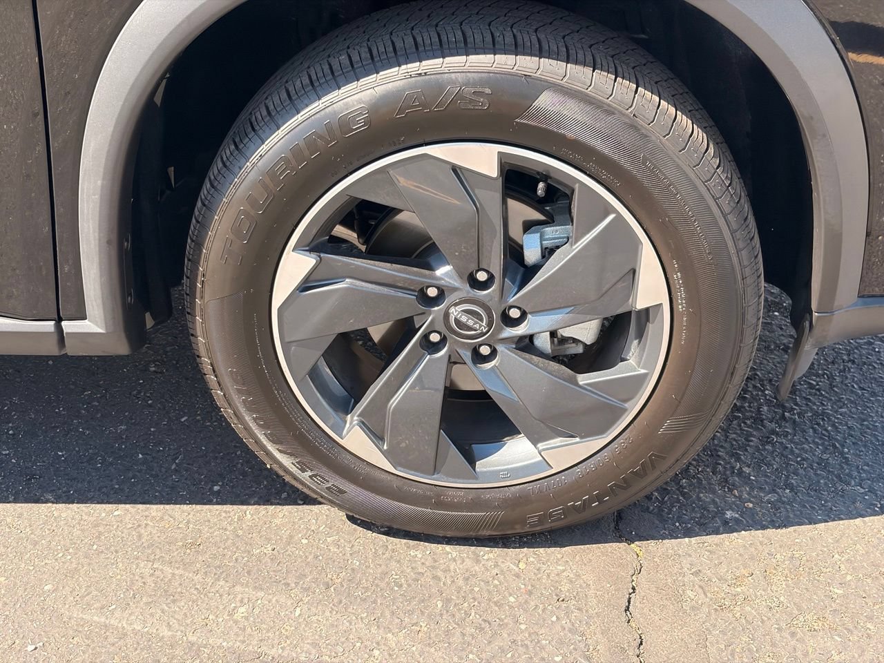 Certified 2025 Nissan Rogue SV FWD image 9