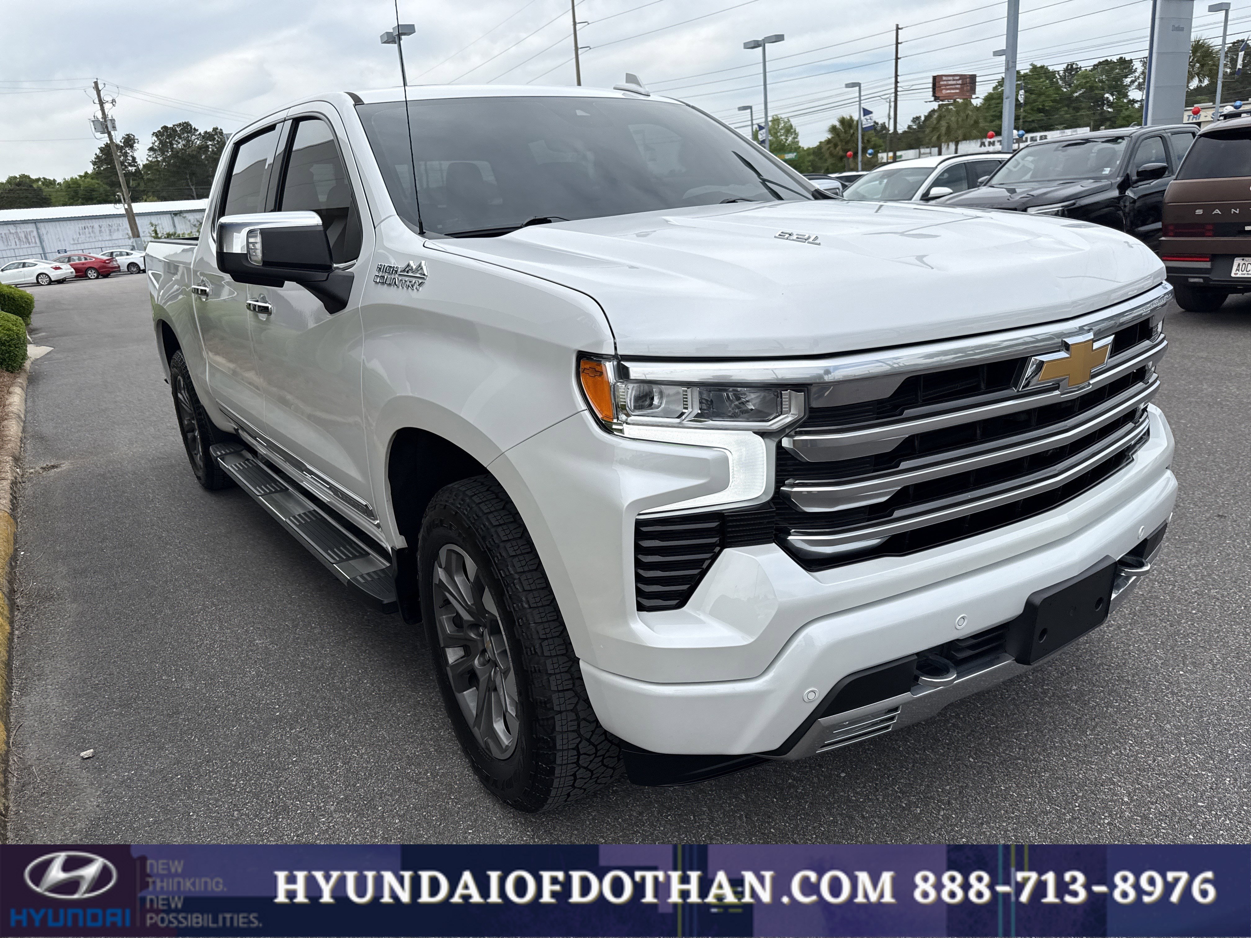 Used 2024 Chevrolet Silverado 1500 High Country w/ Technology Package AWD/4WD image 5