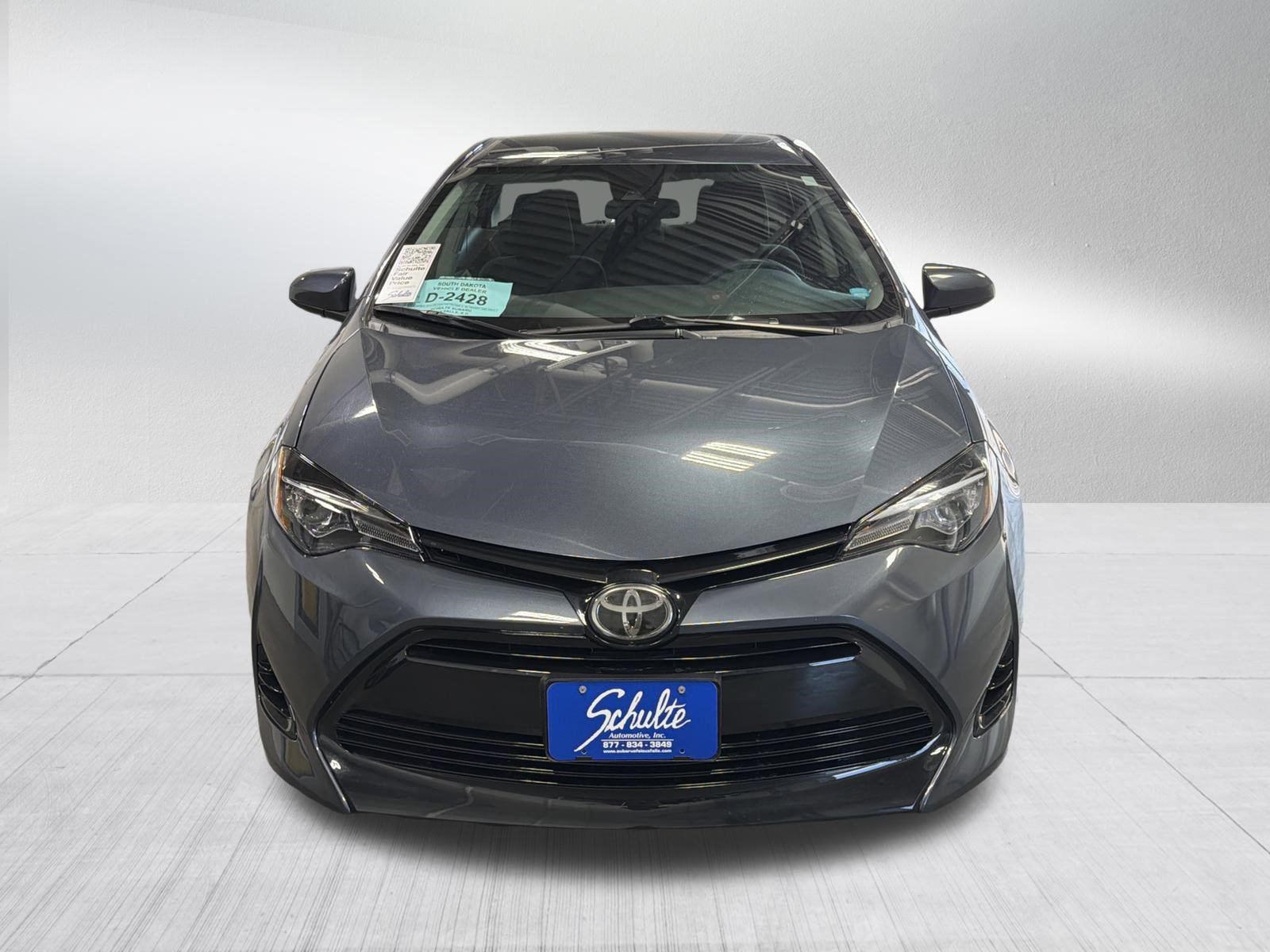 Used 2017 Toyota Corolla LE w/ Carpet Mat Package (TMS) FWD image 2