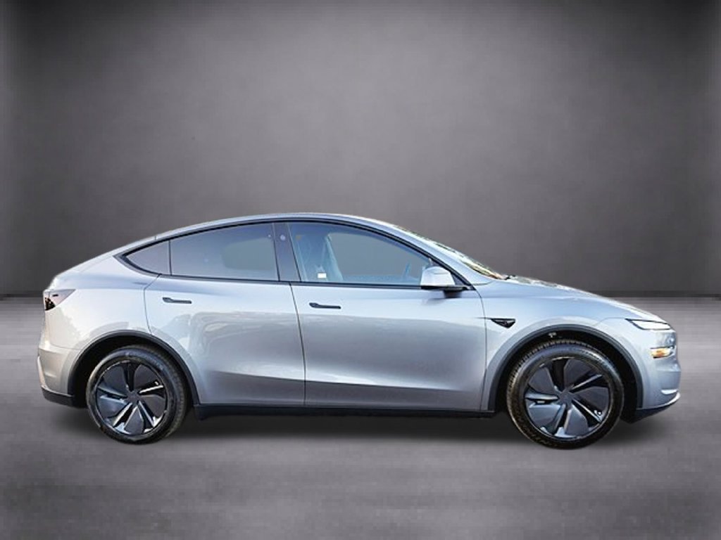 Used 2026 Tesla Model Y Long Range AWD/4WD image 3