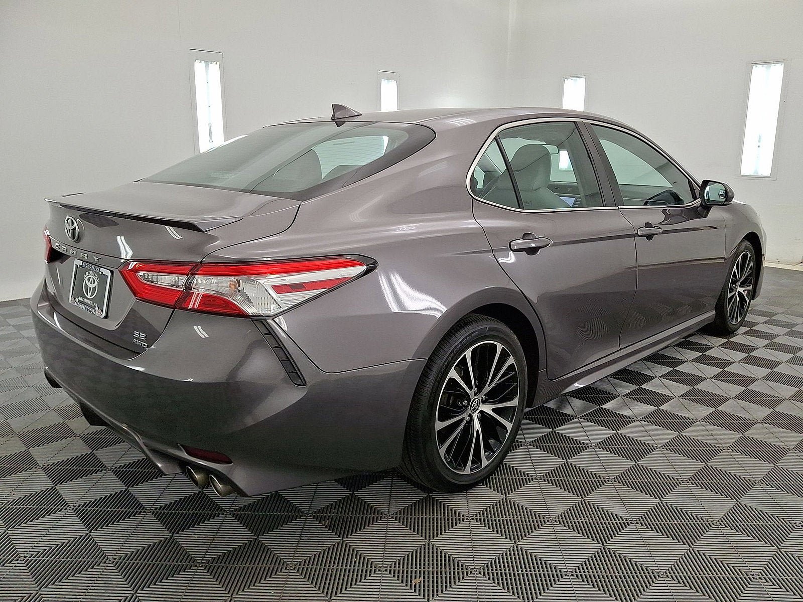 Used 2020 Toyota Camry SE w/ Cold Weather Package AWD/4WD image 25
