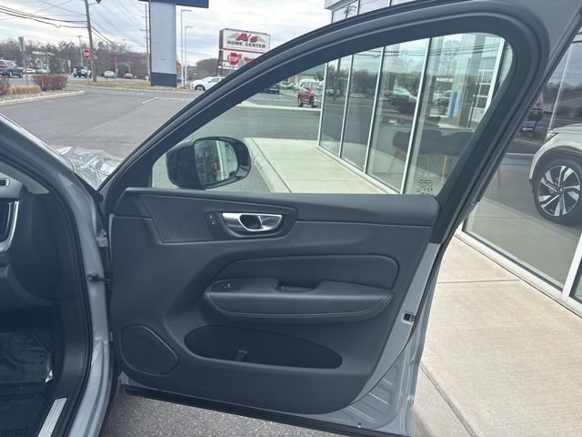 Certified 2025 Volvo XC60 B5 Plus image 13