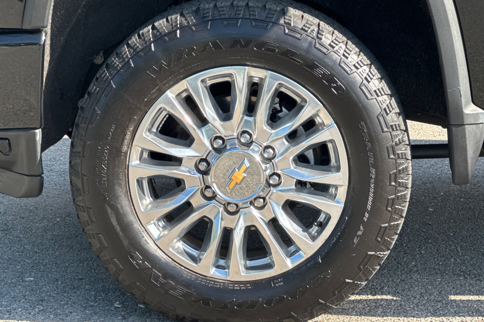 Used 2022 Chevrolet Silverado 3500 High Country w/ Safety Package II AWD/4WD image 33