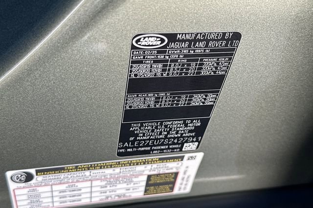 Certified 2025 Land Rover Defender 110 X-Dynamic SE AWD/4WD image 28