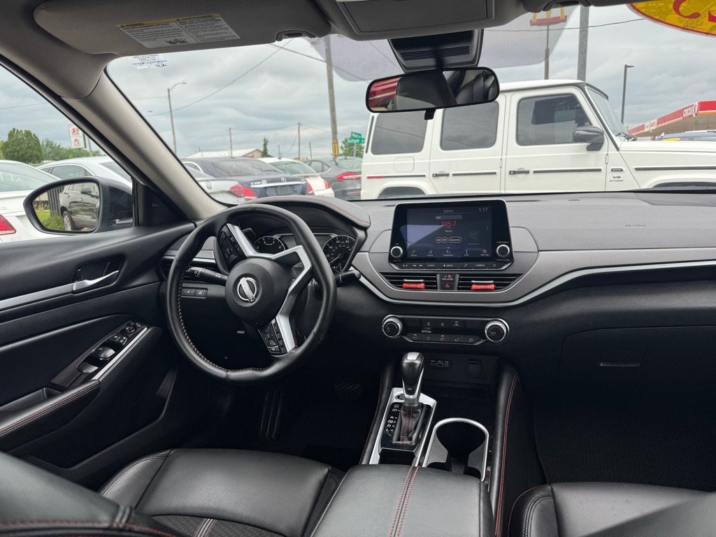 Used 2025 Nissan Altima 2.5 SR FWD image 19
