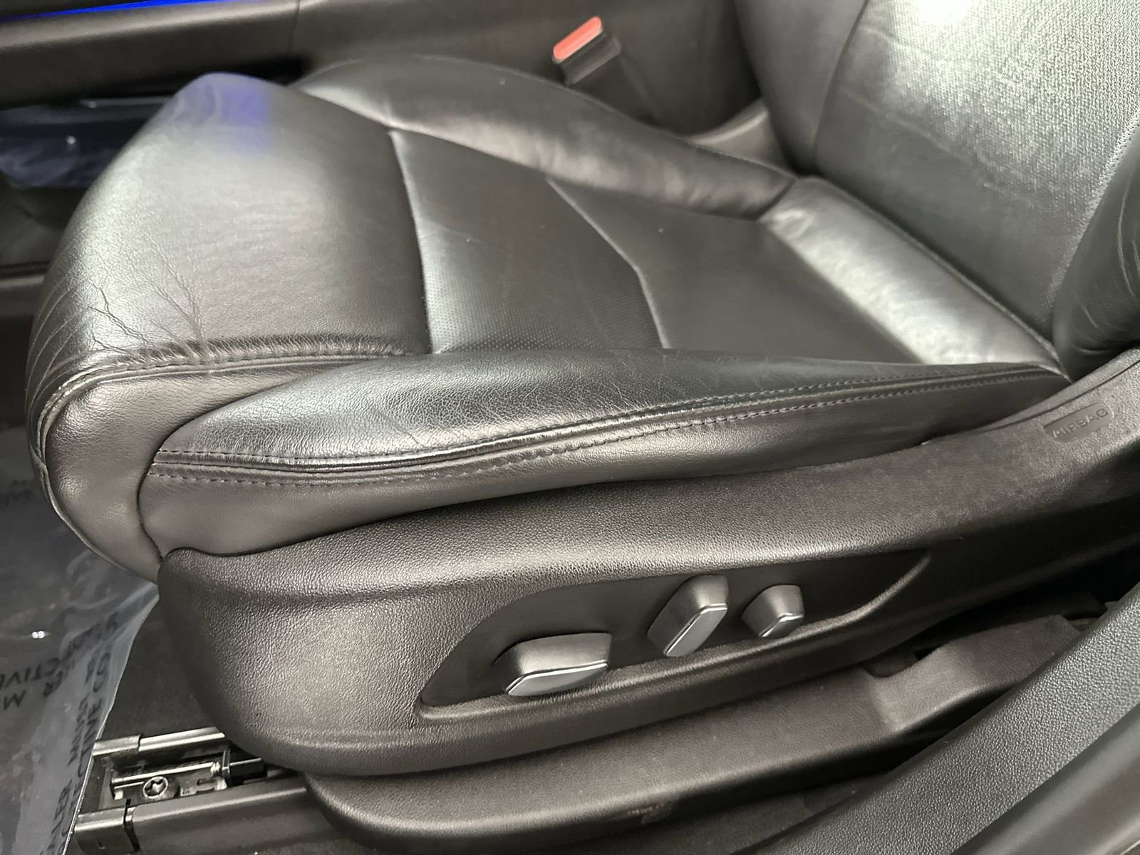 Used 2018 Cadillac XT5 Luxury w/ Driver Awareness Package image 12