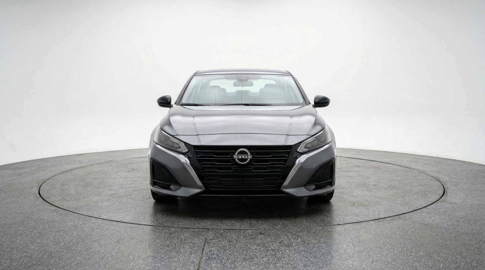 Used 2025 Nissan Altima 2.5 SV FWD image 2