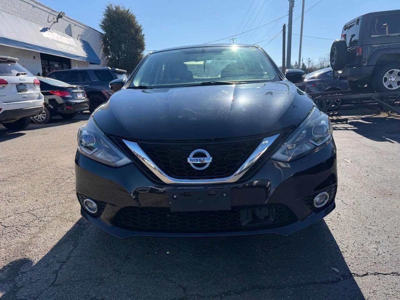 Used 2019 Nissan Sentra SR image 2