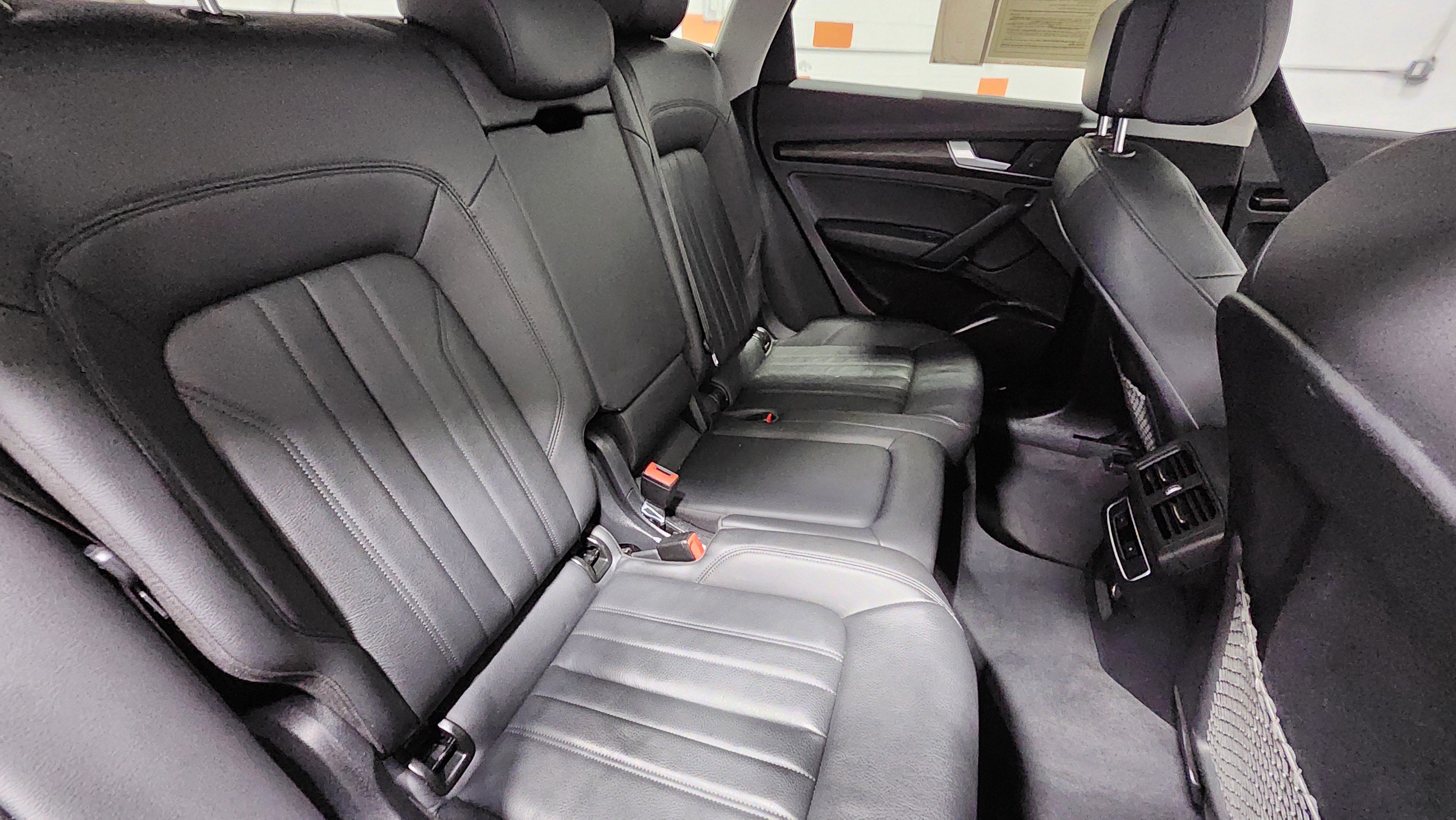 Used 2020 Audi Q5 Premium w/ Convenience Package image 22