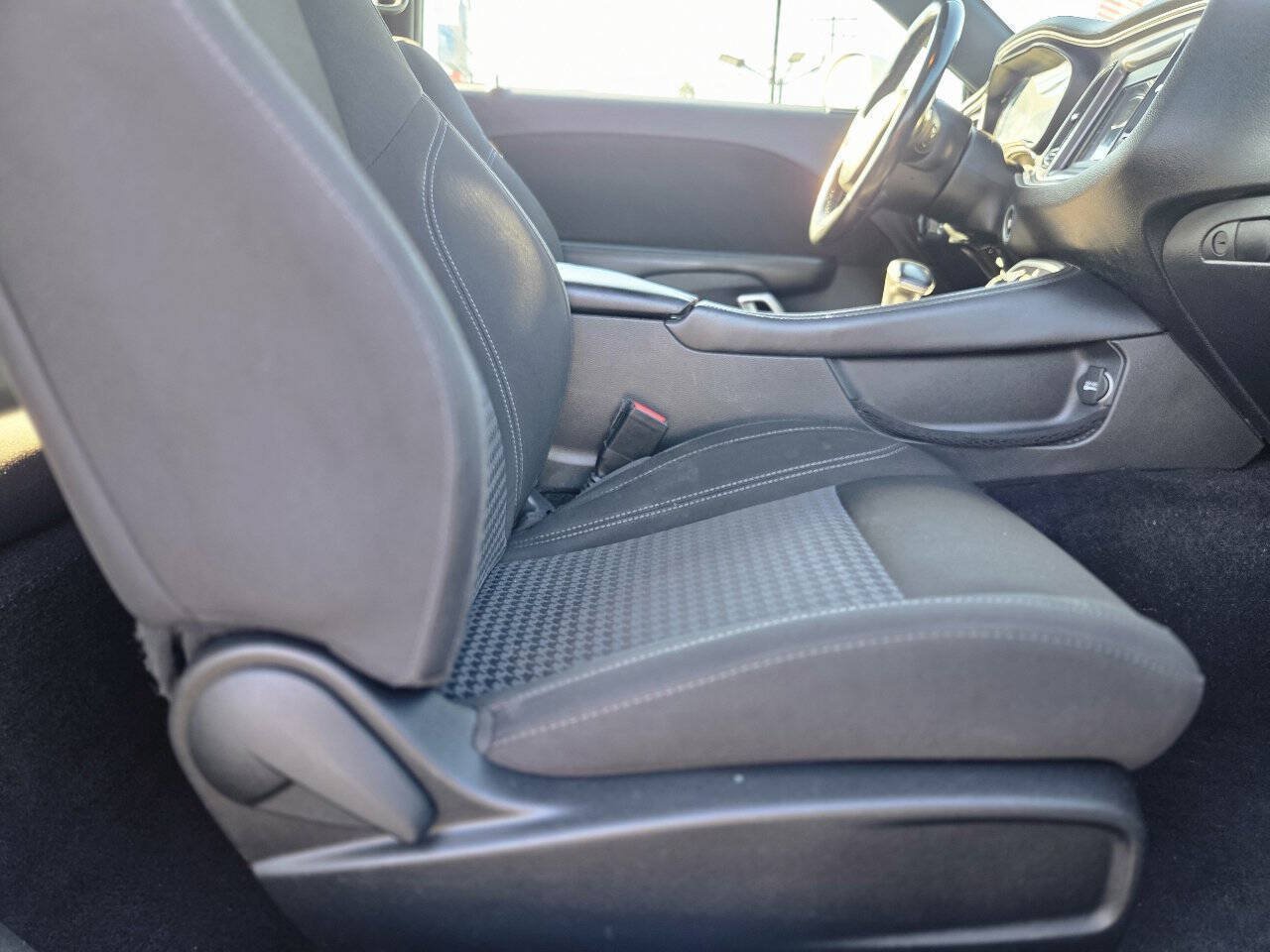 Used 2020 Dodge Challenger SXT RWD image 16