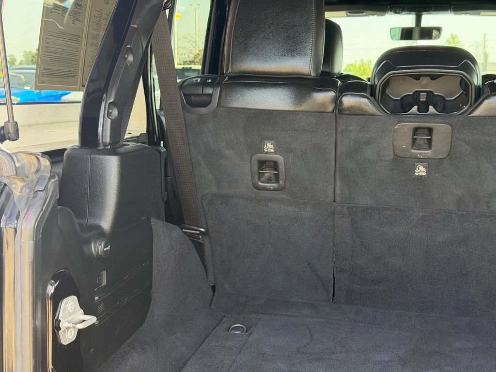 Used 2020 Jeep Wrangler Unlimited Sahara AWD/4WD image 32