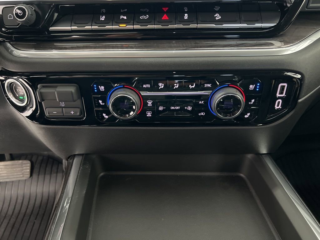 Used 2025 Chevrolet Silverado 2500 LTZ w/ LTZ Premium Package image 17