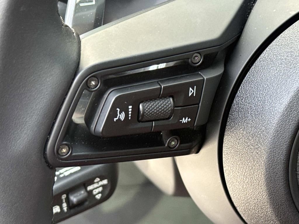 Certified 2025 Porsche Macan S image 25