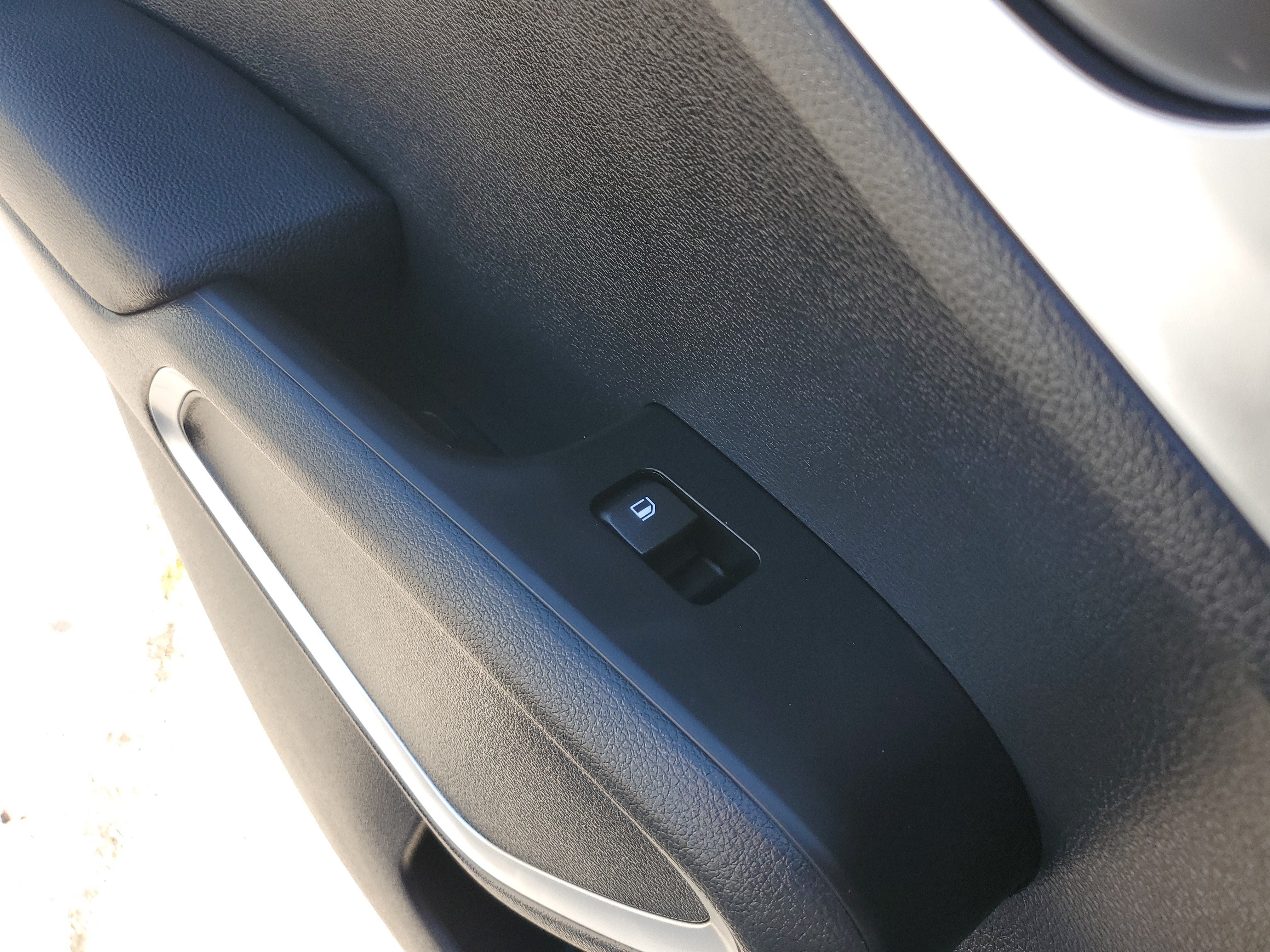 Used 2025 Kia Soul LX w/ LX Technology Package FWD image 14