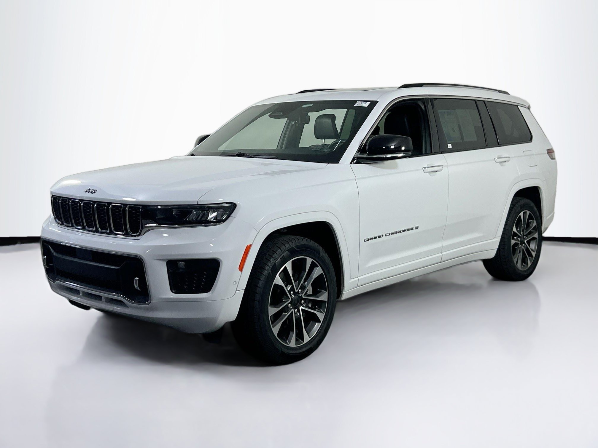 Used 2023 Jeep Grand Cherokee L Overland w/ Luxury Tech Group IV AWD/4WD image 1