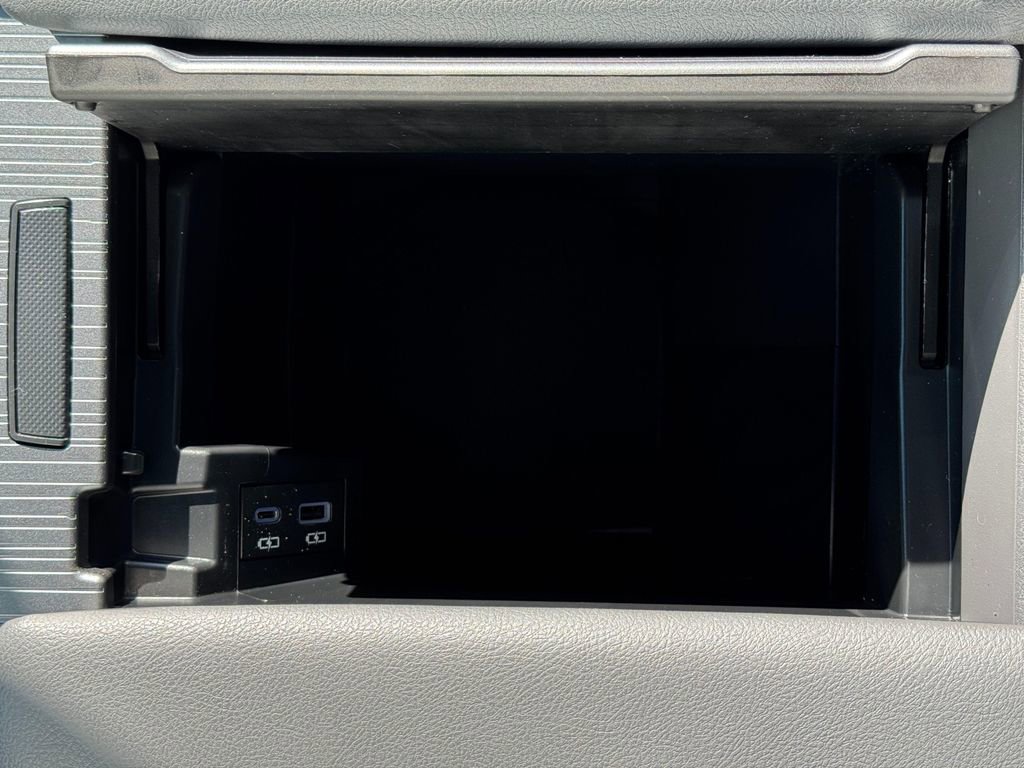 Used 2024 Toyota Sienna XSE image 25