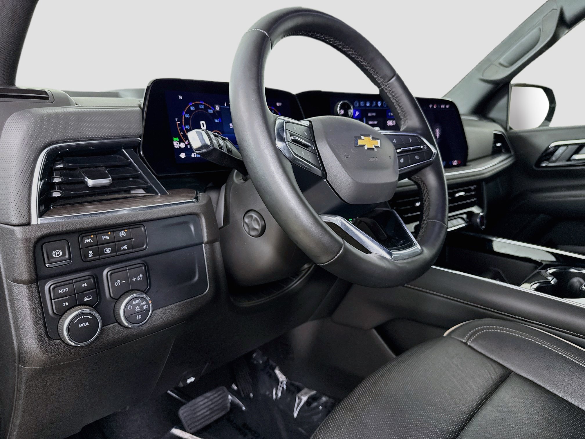 Used 2025 Chevrolet Suburban Premier AWD/4WD image 11