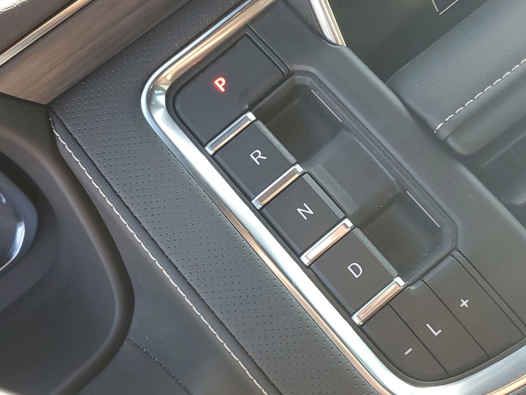 Used 2024 GMC Yukon XL SLT w/ SLT Luxury Package image 29