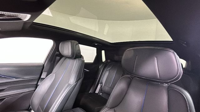 Used 2024 Cadillac Lyriq Luxury AWD/4WD image 13