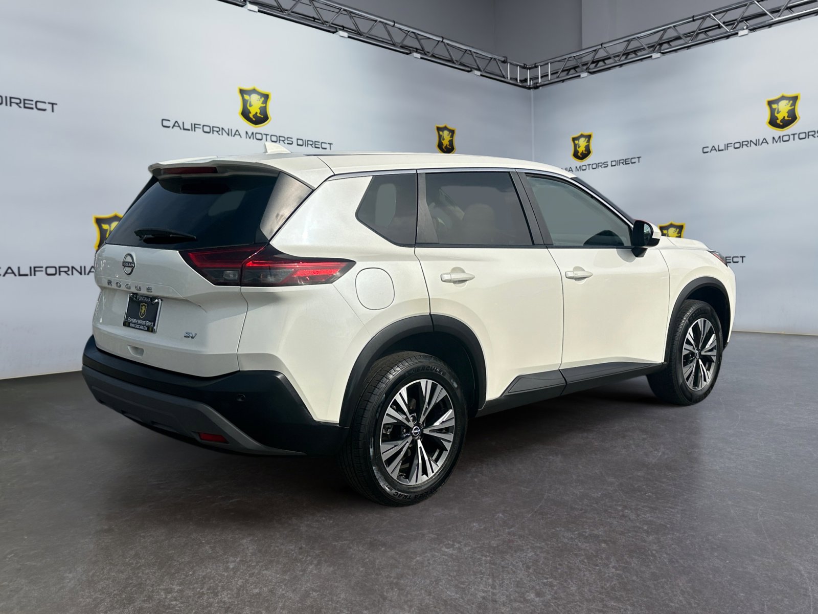 Used 2023 Nissan Rogue SV image 5