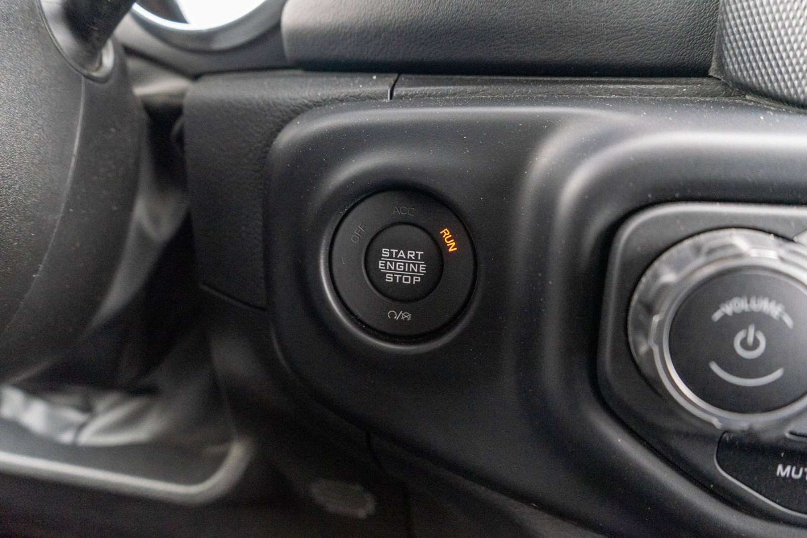 Used 2023 Jeep Wrangler Unlimited Sahara w/ Cold Weather Group AWD/4WD image 22