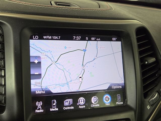 Used 2016 Jeep Cherokee 75th Anniversary AWD/4WD image 16