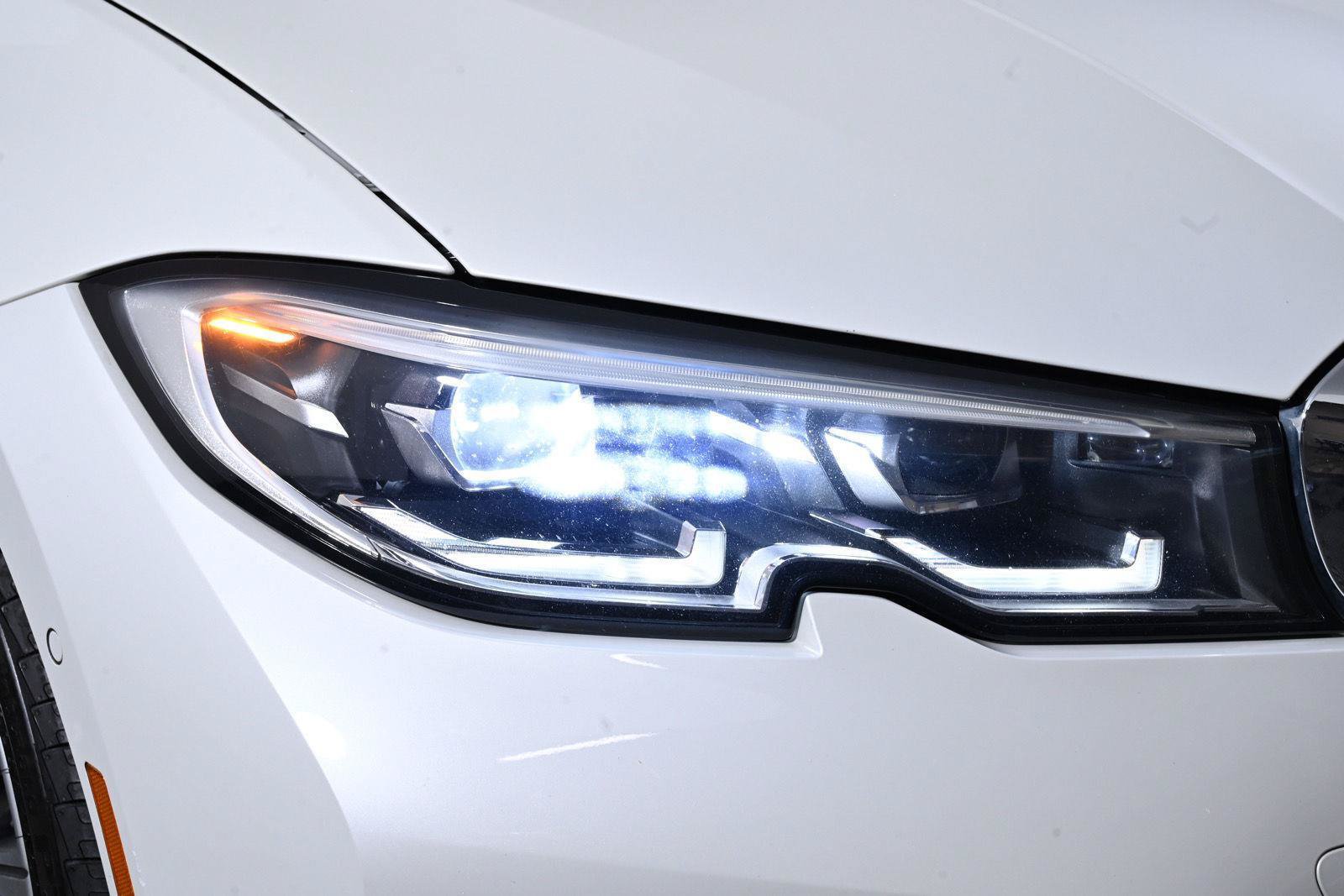 Used 2021 BMW 330i xDrive Sedan AWD/4WD image 8