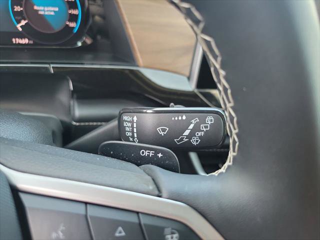 Used 2024 Volkswagen Atlas SE AWD/4WD image 20