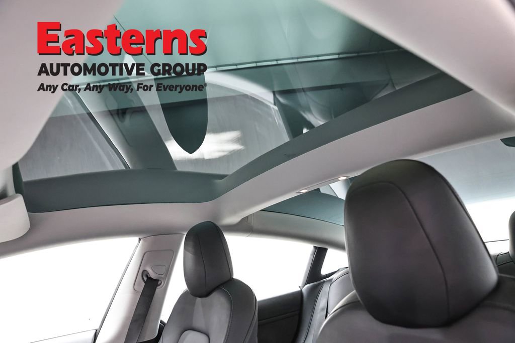 Used 2022 Tesla Model 3 Standard Range image 28