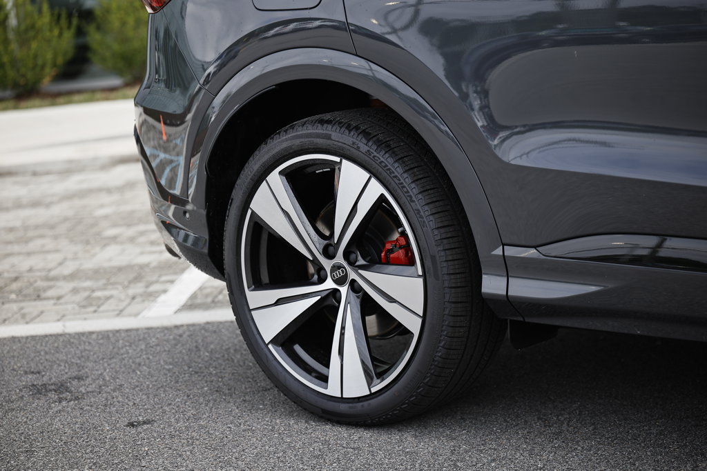 New 2026 Audi SQ5 Premium Plus AWD/4WD image 6