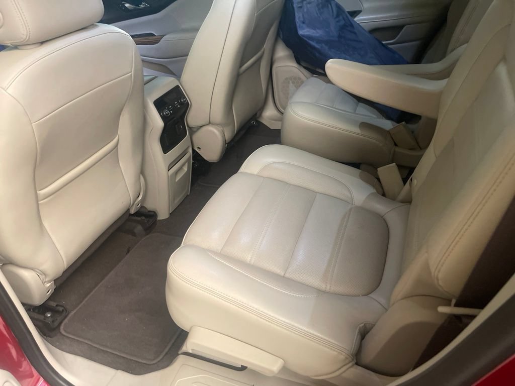 Used 2019 GMC Acadia Denali w/ Technology Package FWD image 8