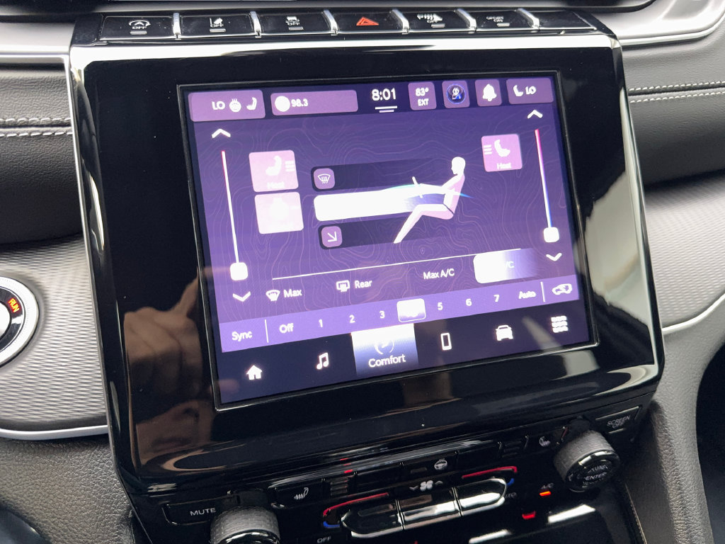 Used 2025 Jeep Grand Cherokee Altitude RWD image 64