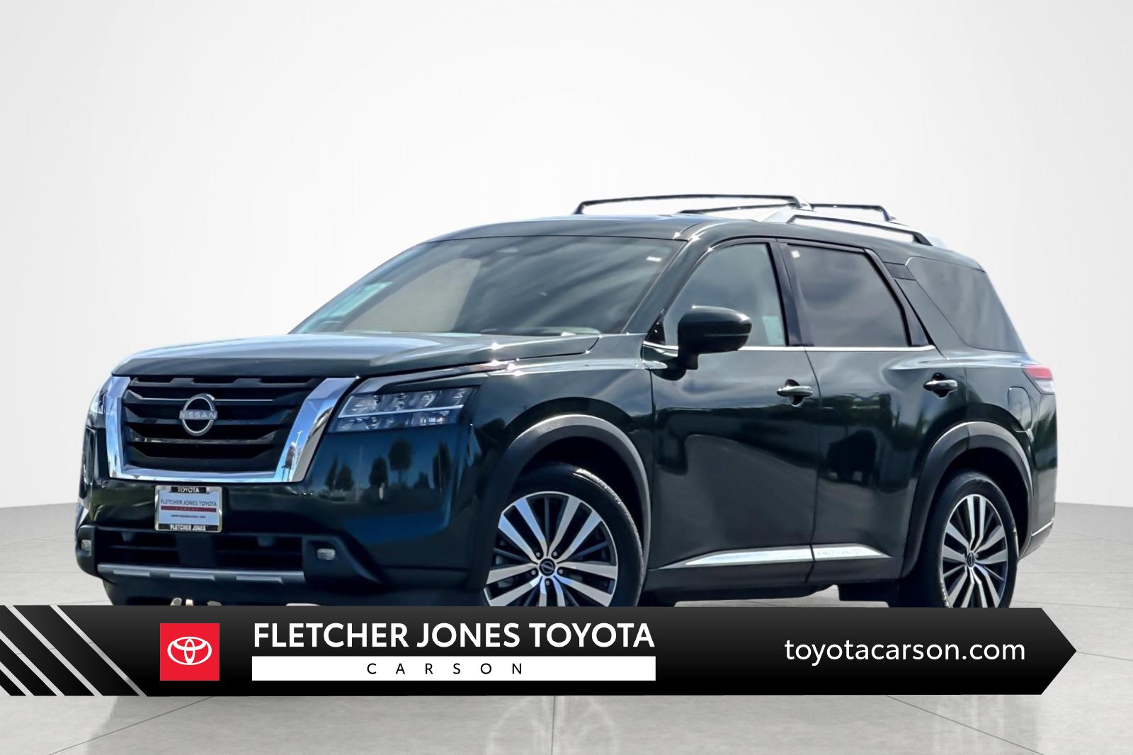 Used 2022 Nissan Pathfinder Platinum w/ Cargo Package image 1