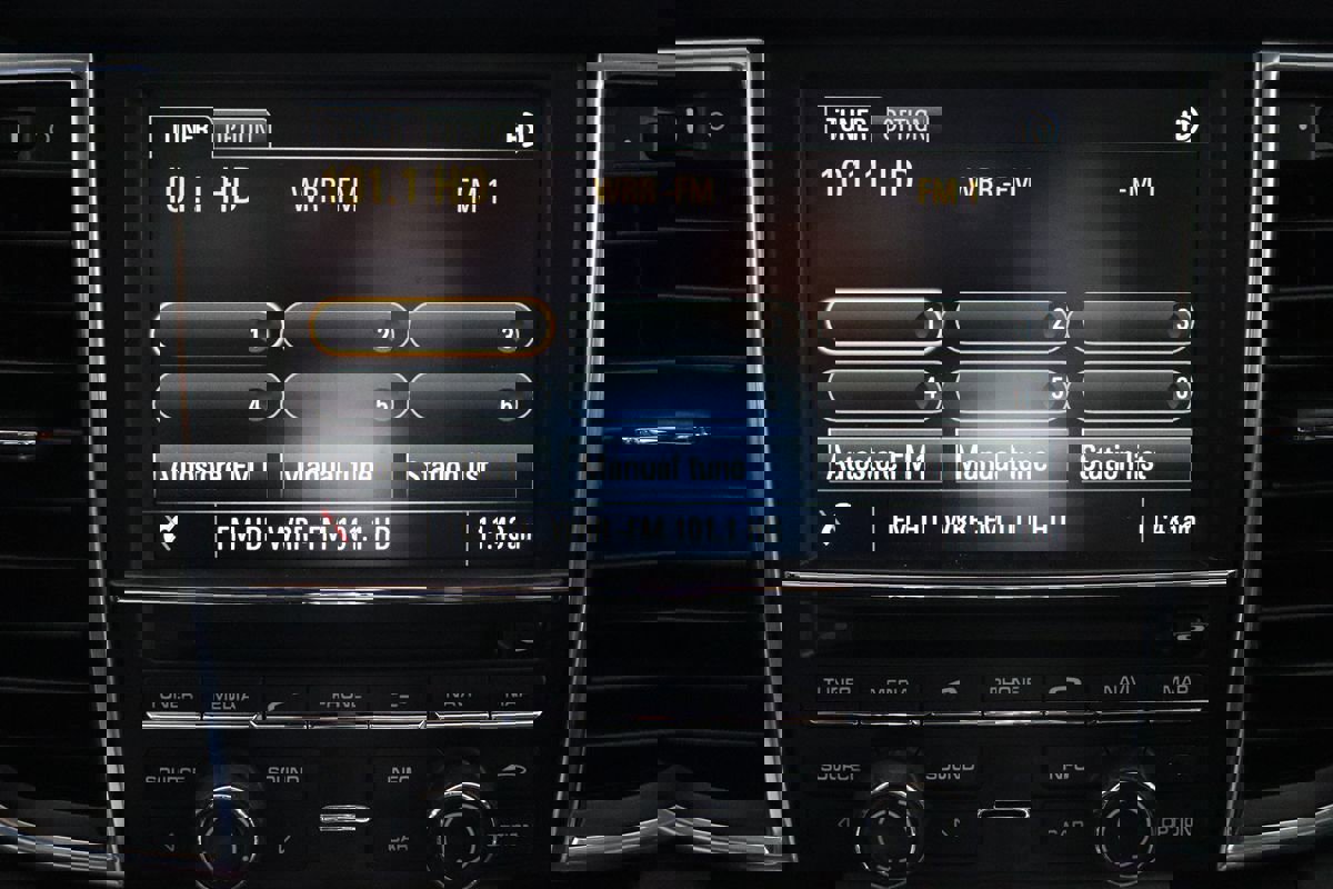 Used 2015 Porsche Panamera S image 27