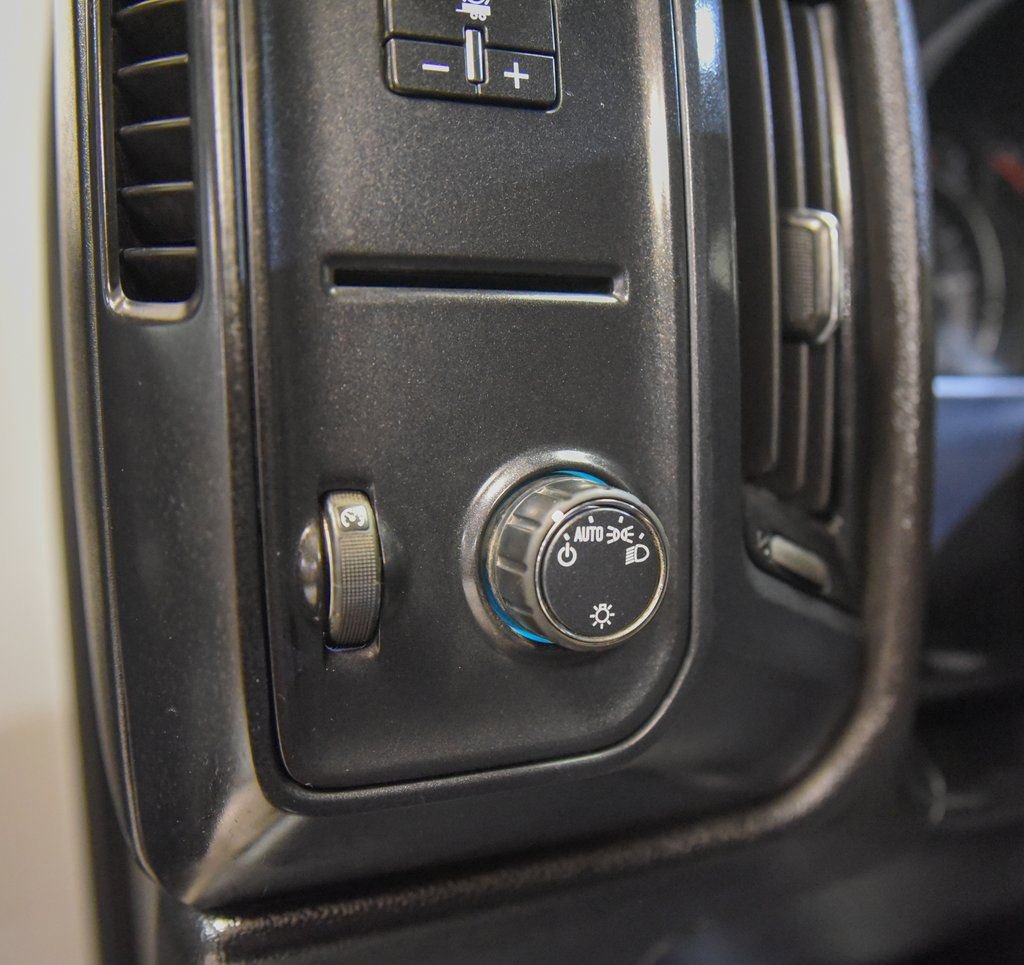 Used 2019 GMC Sierra 3500 4x4 Crew Cab w/ Sierra Convenience Package image 12