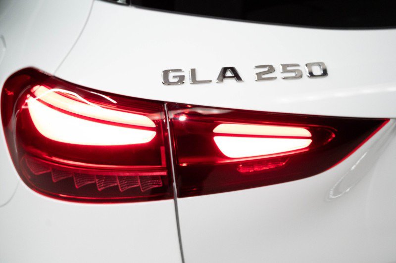 New 2026 Mercedes-Benz GLA 250 4MATIC image 9