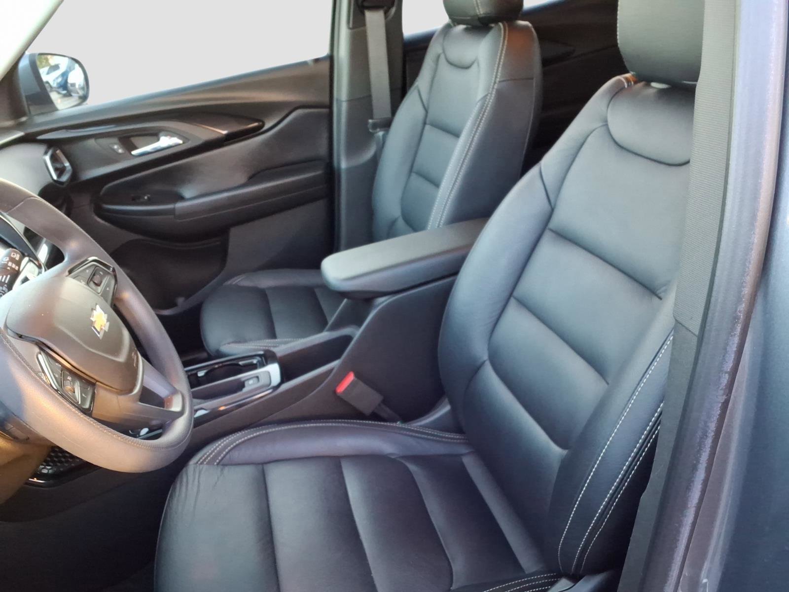 Used 2022 Chevrolet TrailBlazer LT w/ Convenience Package FWD image 13