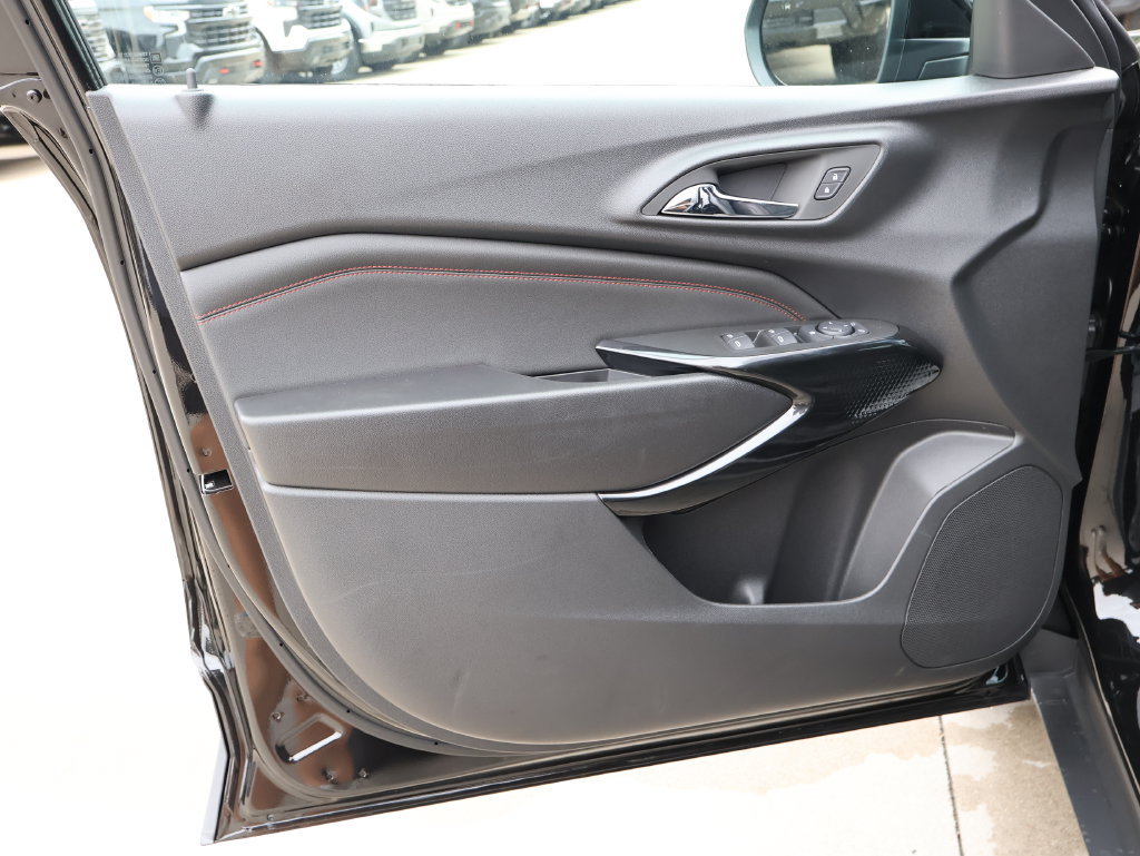 New 2026 Chevrolet Trax RS w/ Sunroof Package FWD image 11