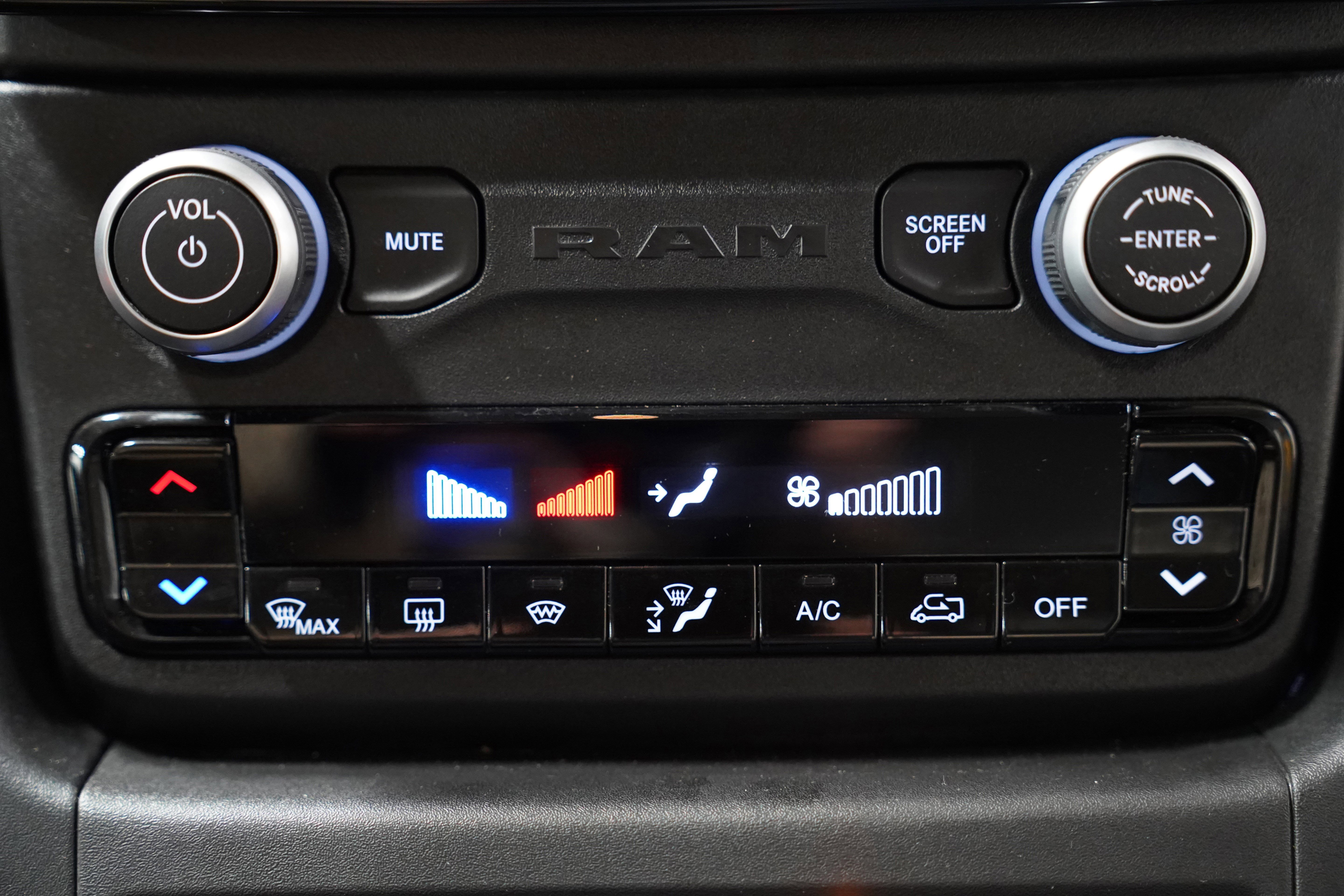 Used 2024 RAM ProMaster 3500 w/ Delivery Van Package image 31