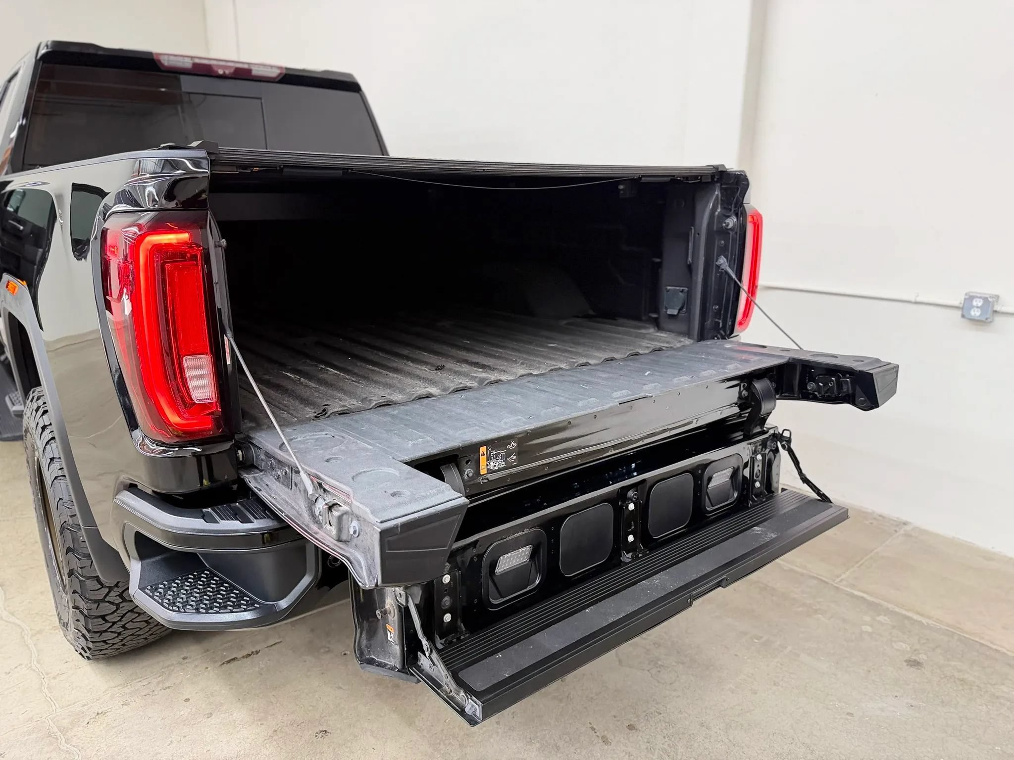 Used 2020 GMC Sierra 2500 Denali w/ Denali Ultimate Package AWD/4WD image 40