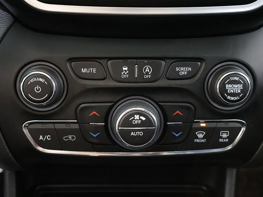 Used 2019 Jeep Cherokee Latitude Plus w/ Comfort/Convenience Group image 49