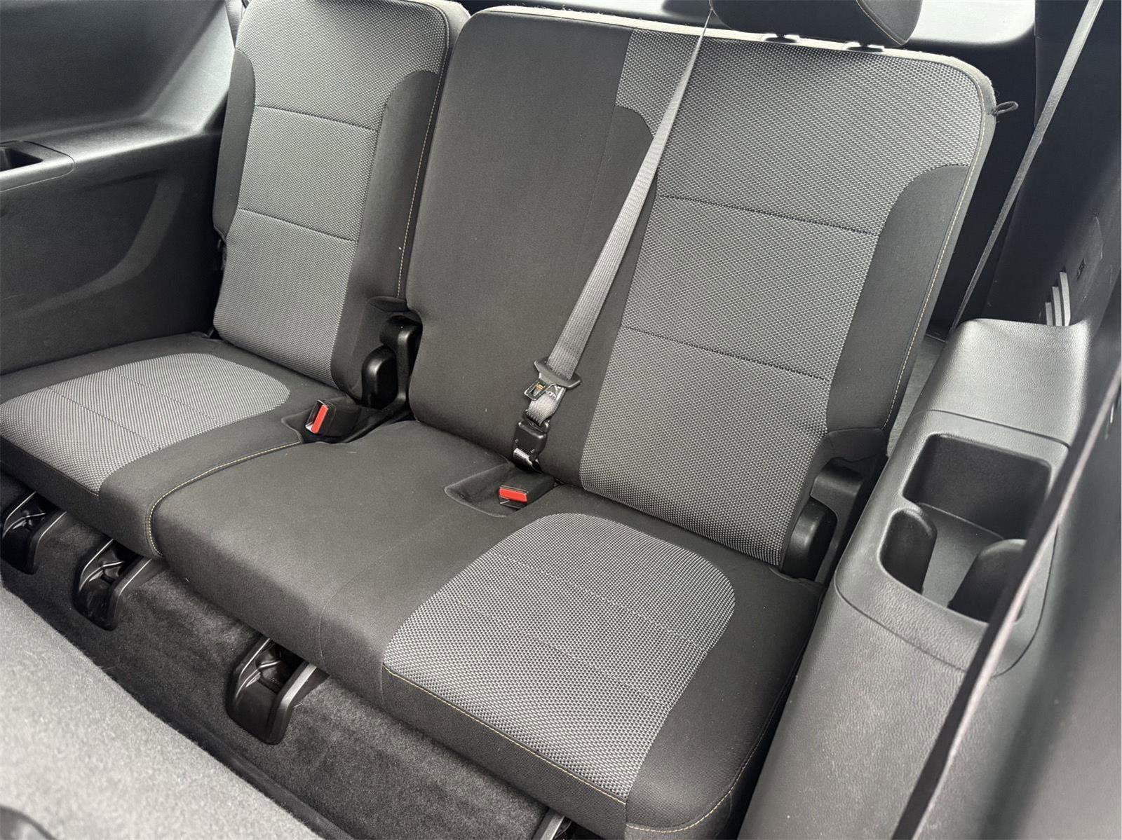 Used 2018 Chevrolet Traverse LS w/ LPO, Floor Liner Package FWD image 12