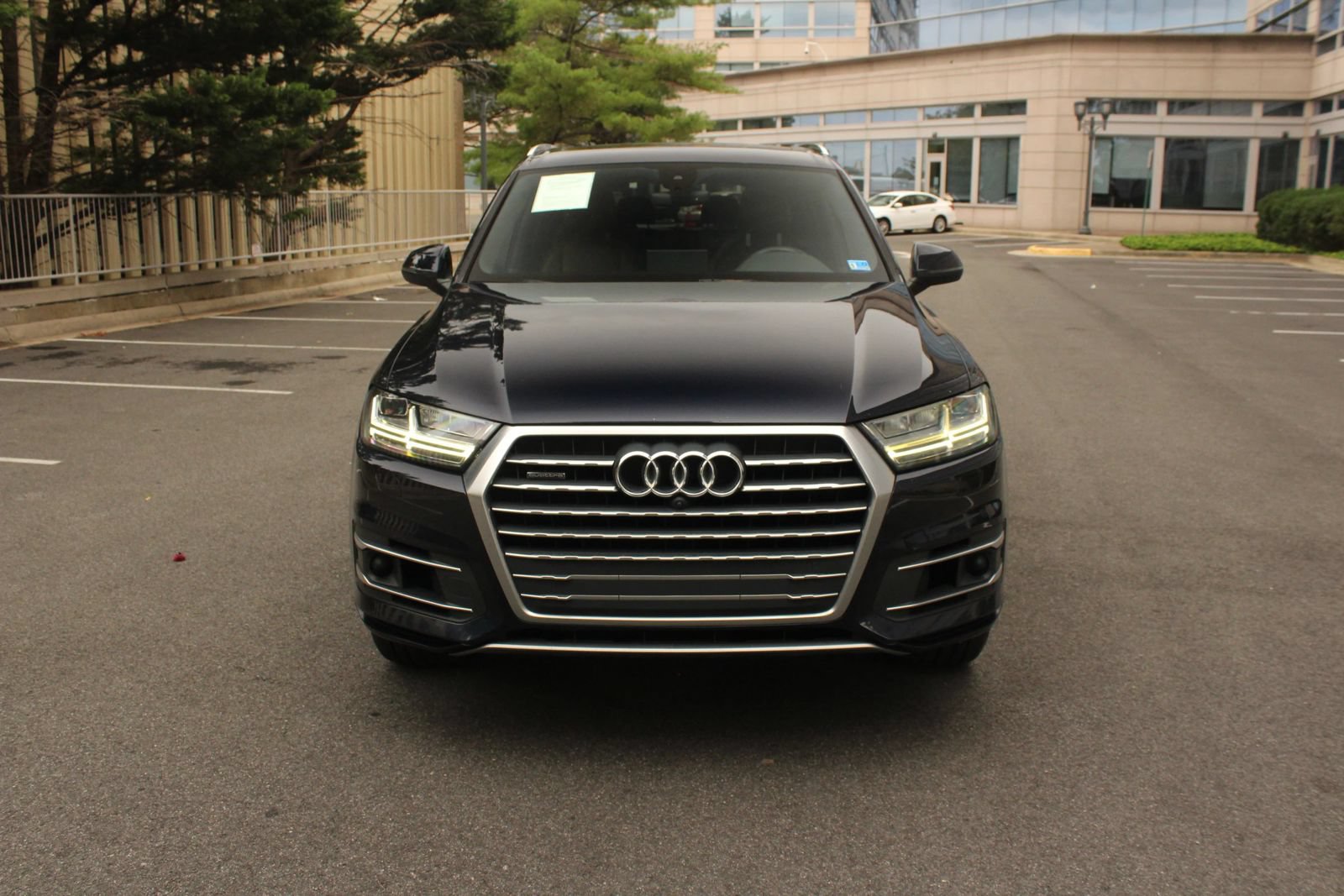 Used 2017 Audi Q7 3.0T Premium Plus w/ Premium Plus Package AWD/4WD image 3
