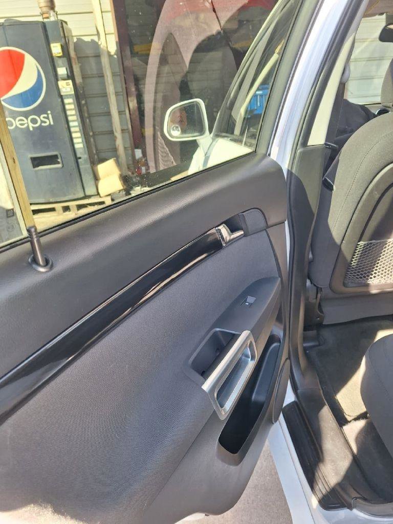Used 2013 Chevrolet Captiva Sport LT FWD image 4