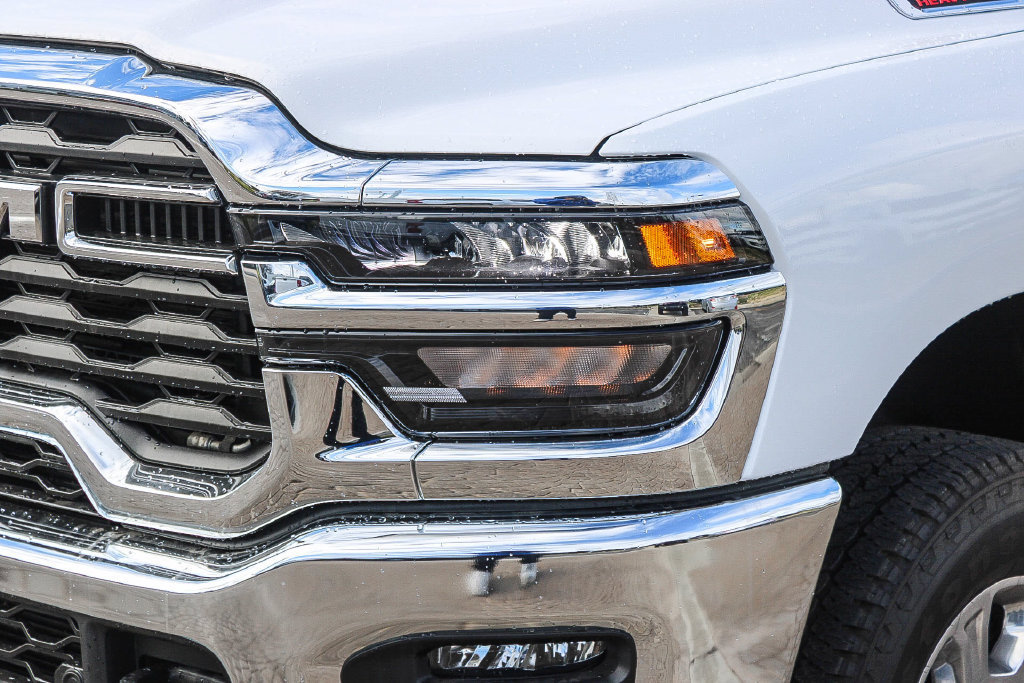 Used 2025 RAM 2500 Big Horn AWD/4WD image 5