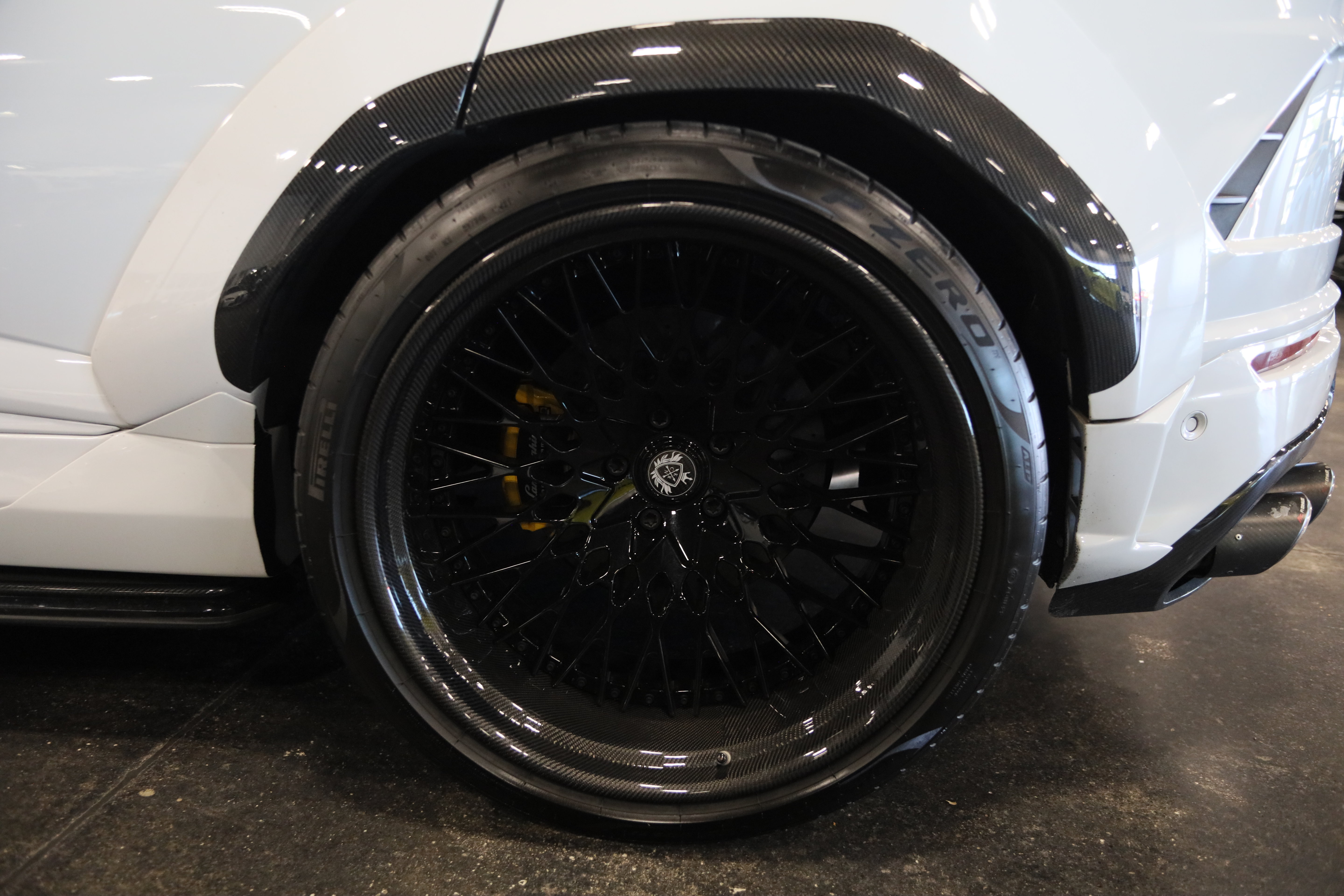 Used 2019 Lamborghini Urus AWD/4WD image 12