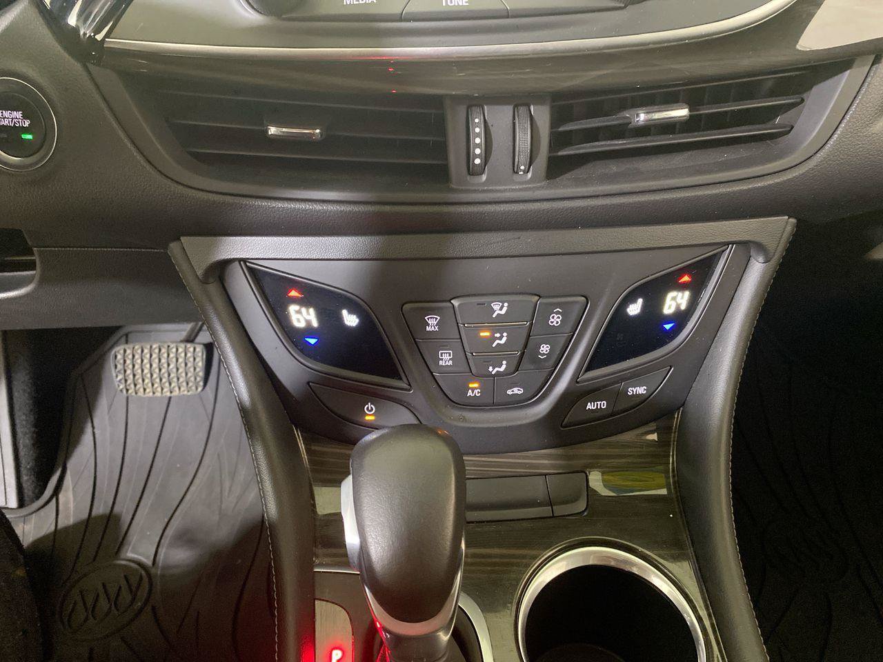 Certified 2020 Buick Envision Premium AWD/4WD image 32