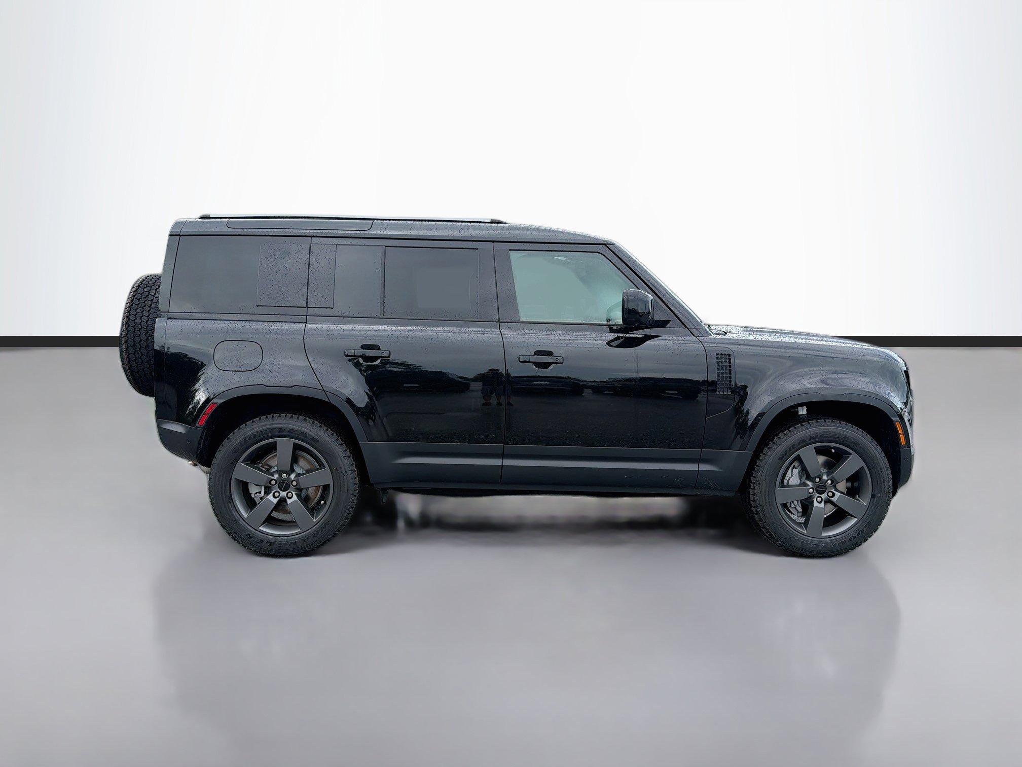 New 2026 Land Rover Defender 110 S AWD/4WD image 6