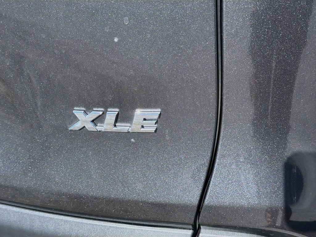 Used 2023 Toyota RAV4 XLE Premium FWD image 11