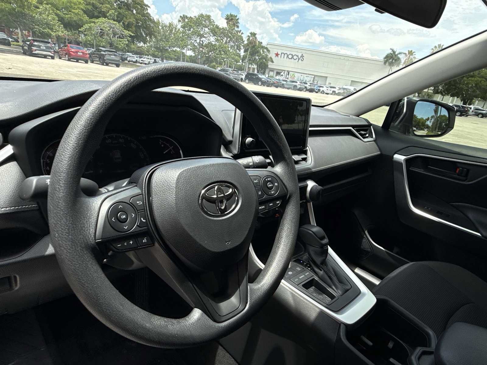 Used 2025 Toyota RAV4 LE FWD image 18
